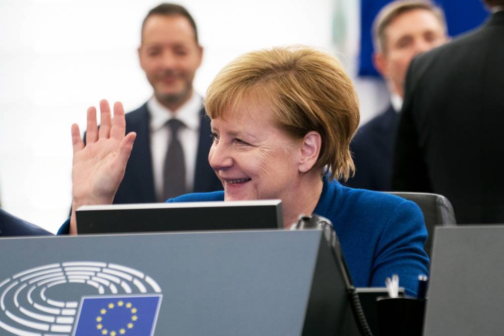 "Жалкое блеянье": в бундестаге оценили ответ Меркель Трампу