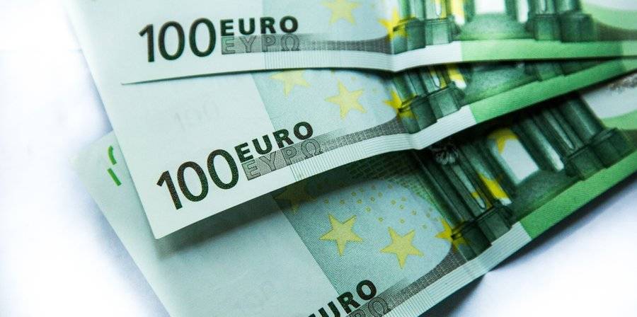 Падение евро. Нужно ли бежать за валютой