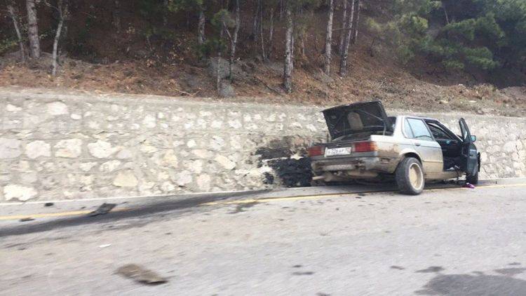 В Крыму иномарка протаранила три машины и врезалась в стену - фото