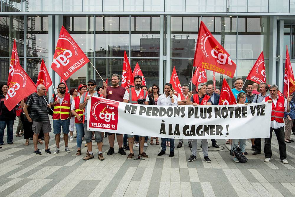 Бывшим топ-менеджерам France Telecom дали сроки за суициды сотрудников