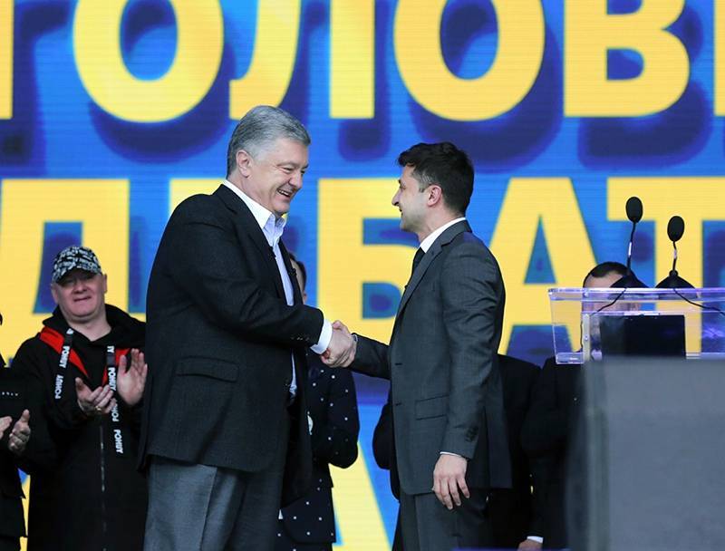 Обыски в Киеве: Зеленский сводит счеты с Порошенко