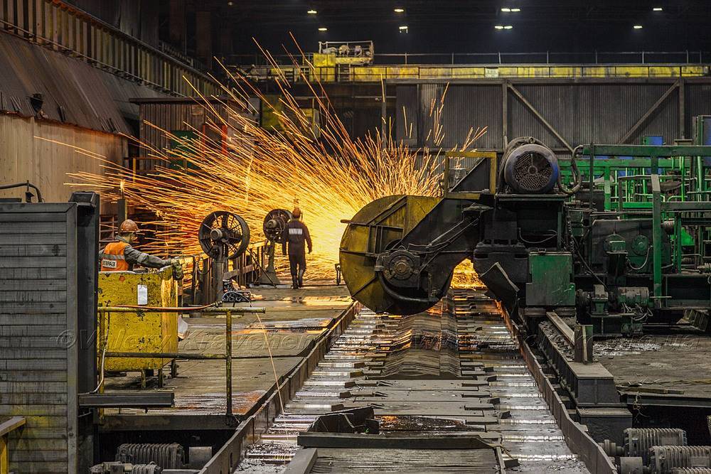 Вслед за машиностроением на Украине рухнет металлургия