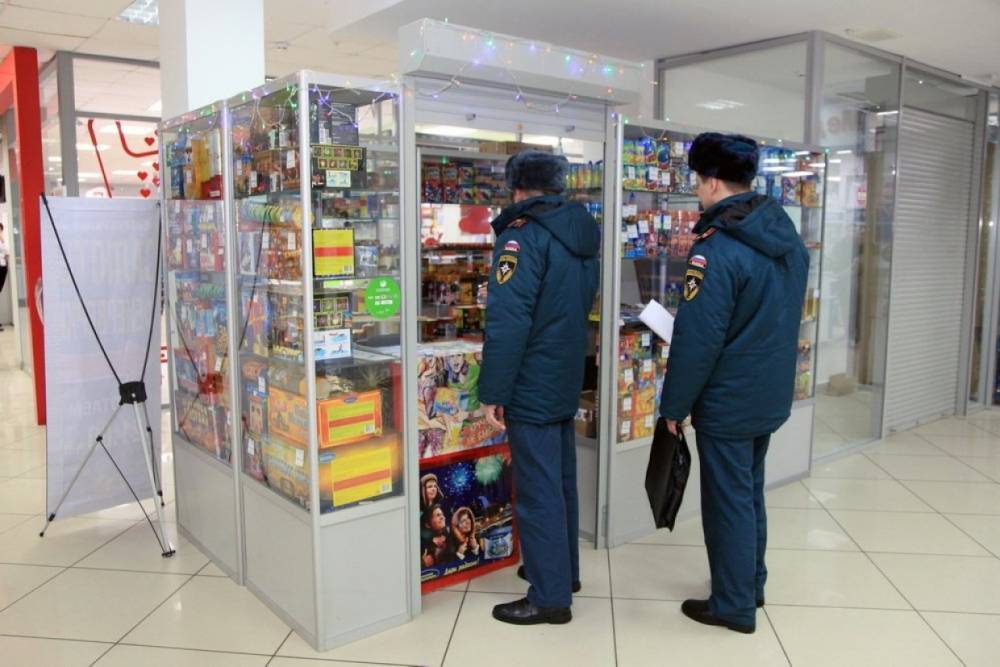 Точки продажи пиротехники в Архангельске проверят сотрудники пожарного надзора