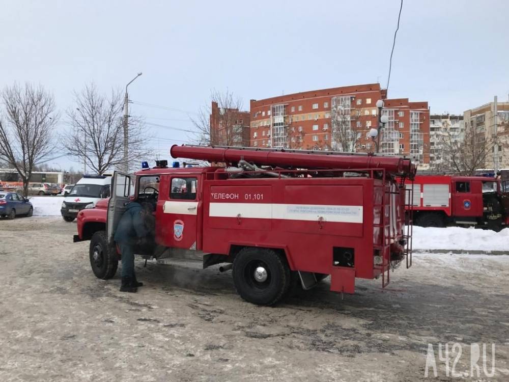 Появилось видео эвакуации крупного ТЦ в Кемерове