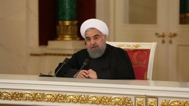 Роухани считает возвращение США к соглашению по атому решением ядерной проблемы Ирана