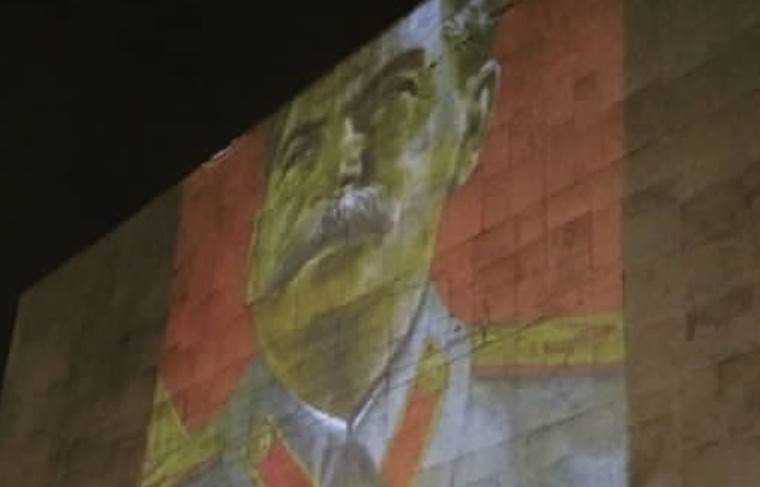 В Москве отреагировали на появление портретов Сталина на фасадах