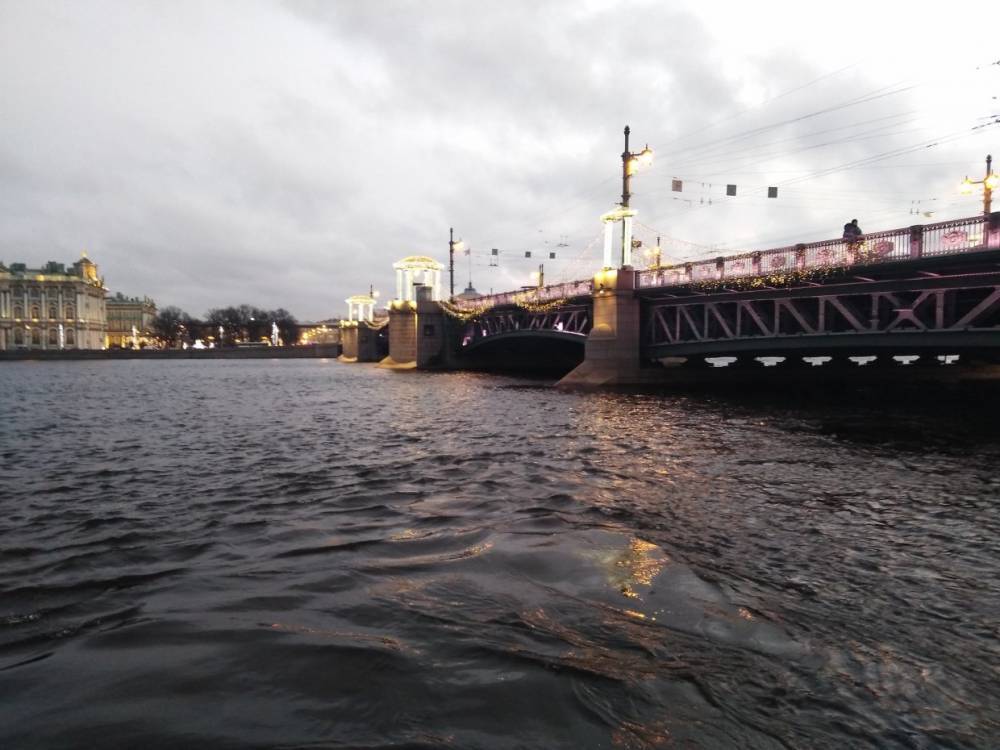 Петербург стал вторым по популярности среди туристов в 2019 году