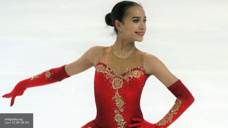 Объявившая о приостановке карьеры Алина Загитова вышла на лед с чешским фигуристом