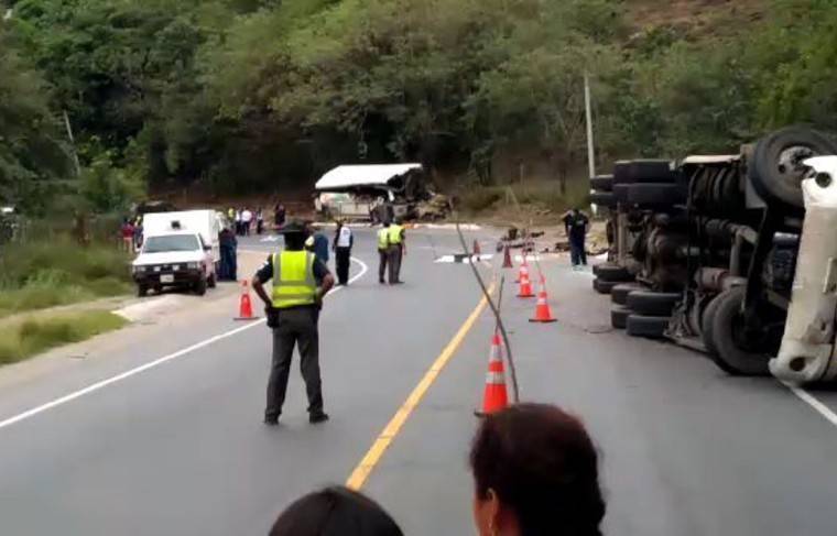 20 человек погибли в ДТП с участием автобуса и грузовика в Гватемале