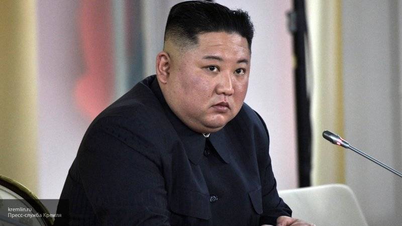 Ким Чен Ын на заседании с военными заявил о "сложной внутренней и внешней ситуации"