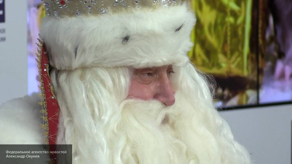 Эксперты рассказали, кто в России скрывается под маской Деда Мороза