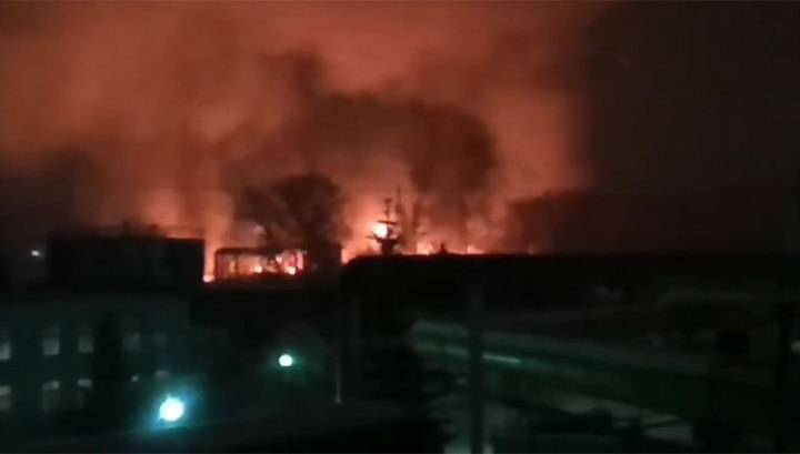 В Уфе горит производственное здание на площади 1600 квадратных метров