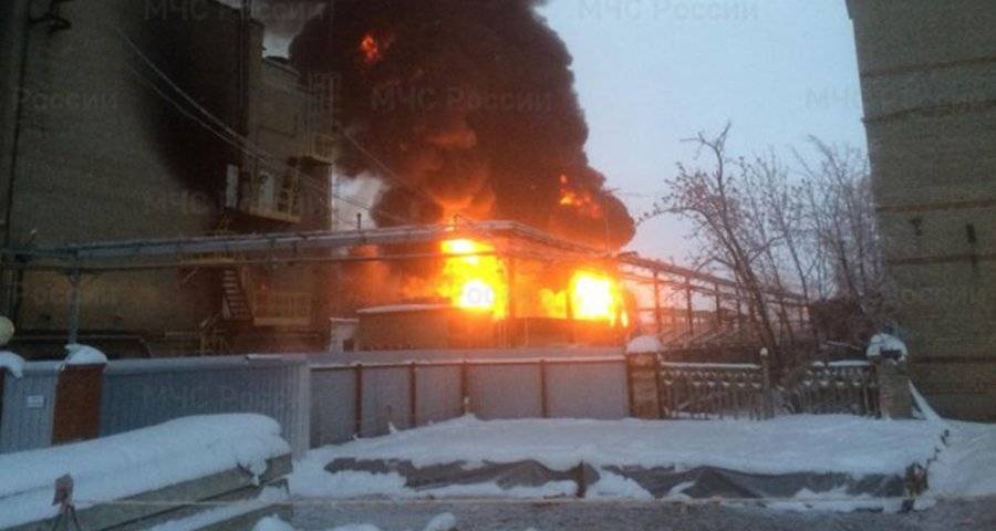 Пожар на нефтехимическом заводе в Уфе локализован