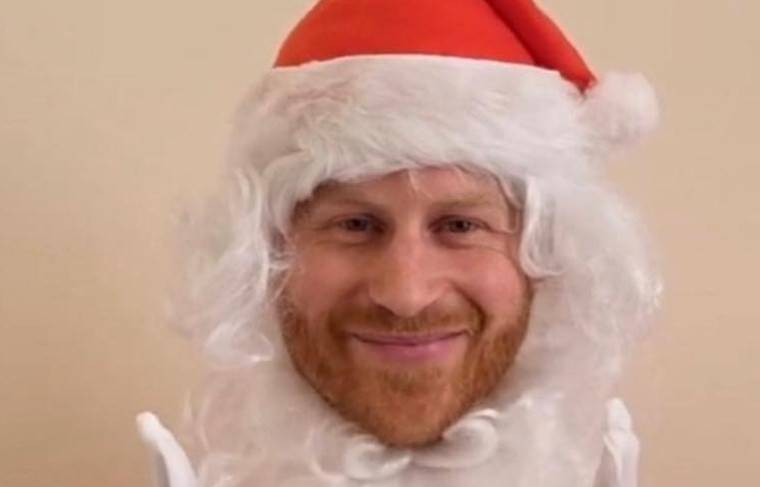 Принц Гарри переоделся в Санта-Клауса и поздравил сирот с Рождеством