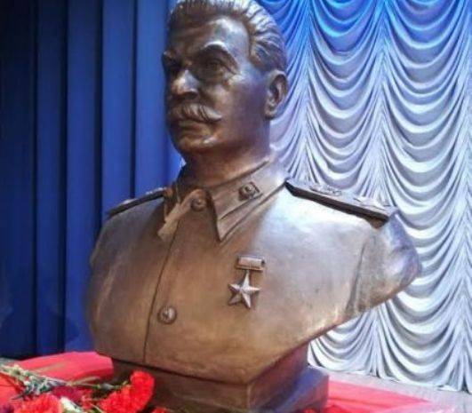 В Санкт-Петербурге появился свой Сталин