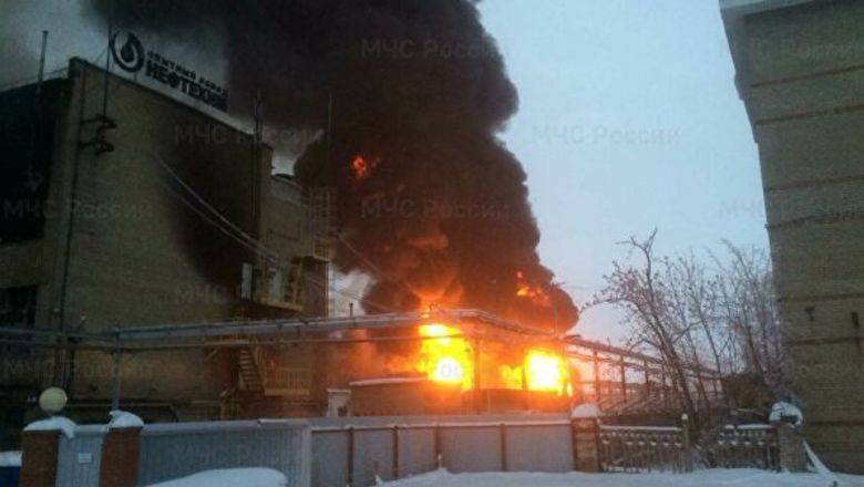 Названы причины крупного пожара на заводе в Уфе