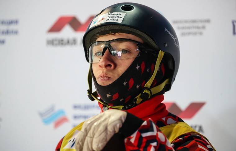 Российский фристайлист Буров стал вторым в лыжной акробатике на этапе КМ