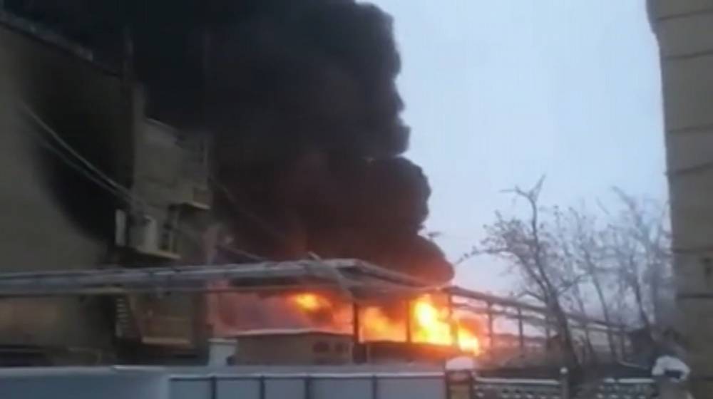 Пожар на химзаводе в Уфе тушили 4 часа