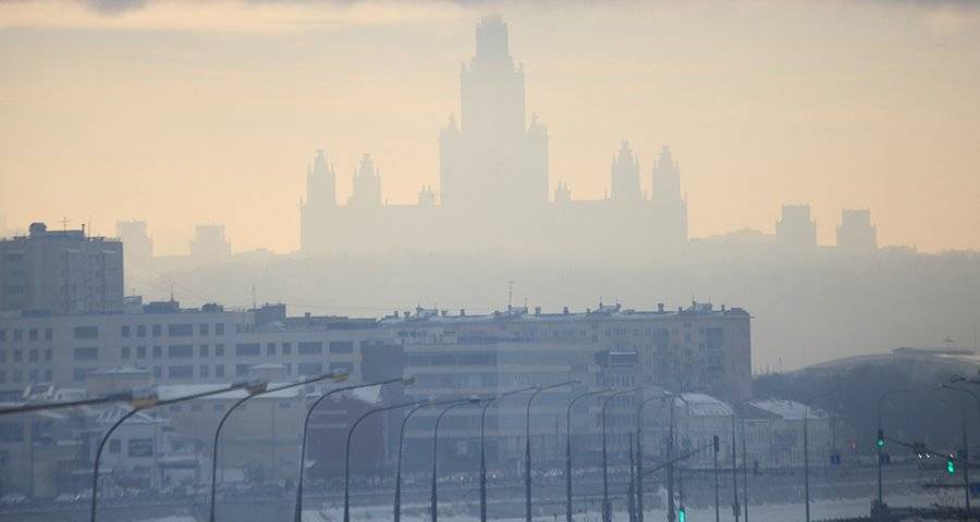 Москвичей предупредили о сильном тумане в столице