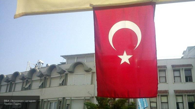 Американские санкции из-за С-400 не повлияют на Турцию, заявила Анкара