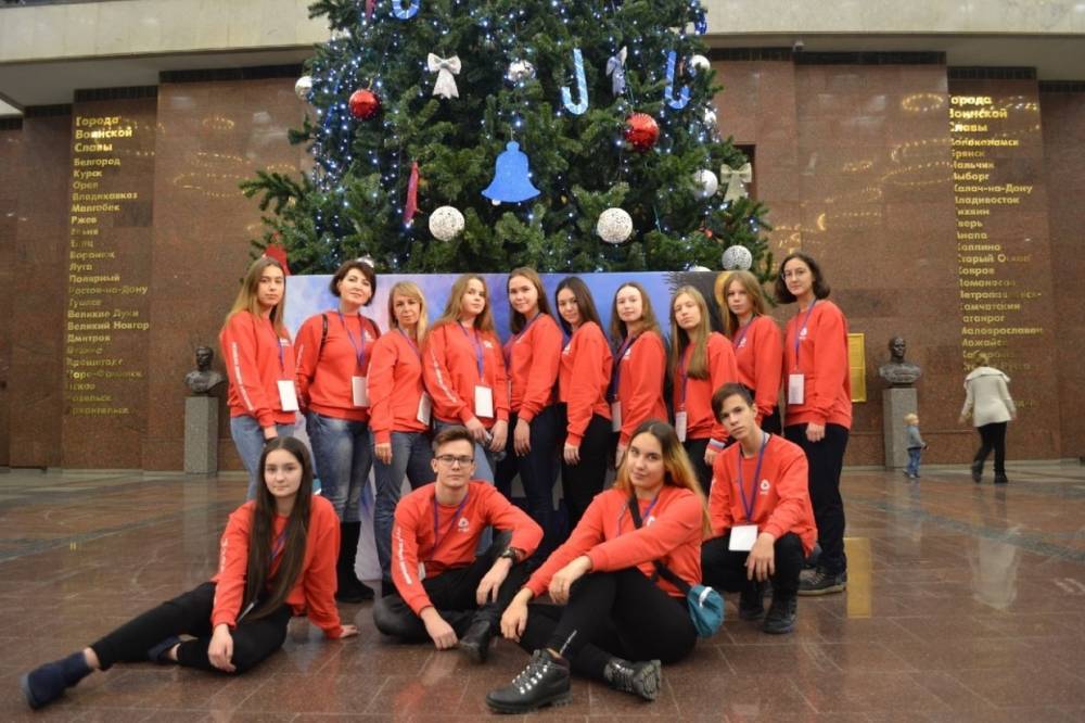Активисты Коми приняли участие в создании километровой новогодней гирлянды в ходе IV Зимфеста РДШ