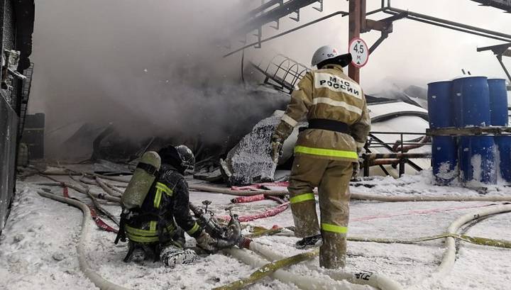 Возбуждено уголовное дело по факту пожара на заводе в Уфе