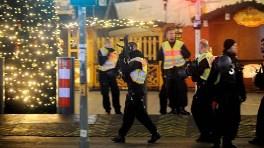 Из-за двух салафистов полиция Берлина эвакуировала рождественскую ярмарку в Берлине