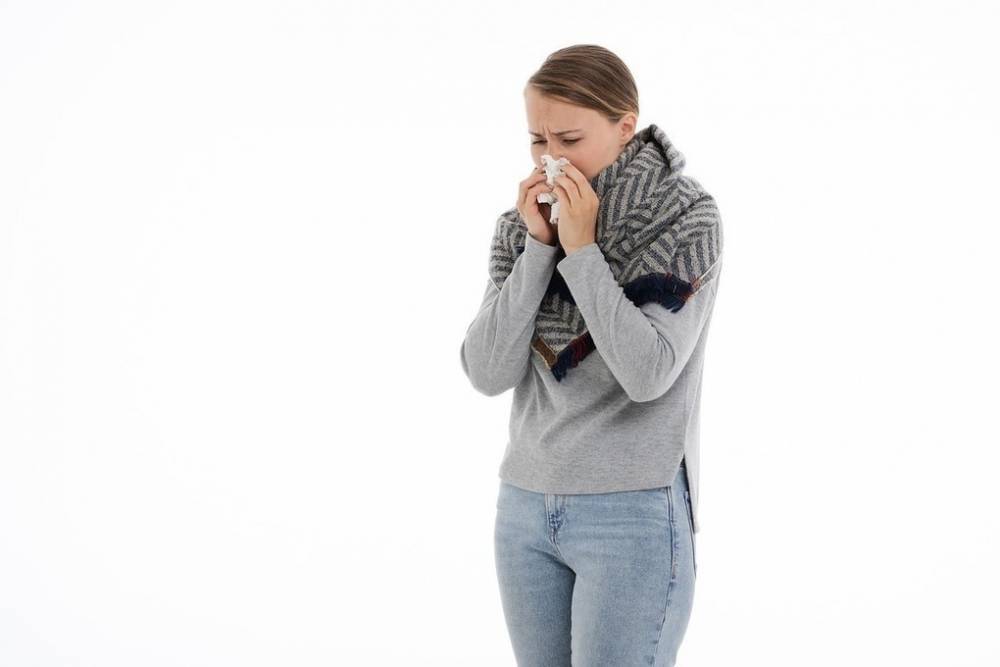 Онколог назвала симптомы рака: «Заложенность носа и головные боли»