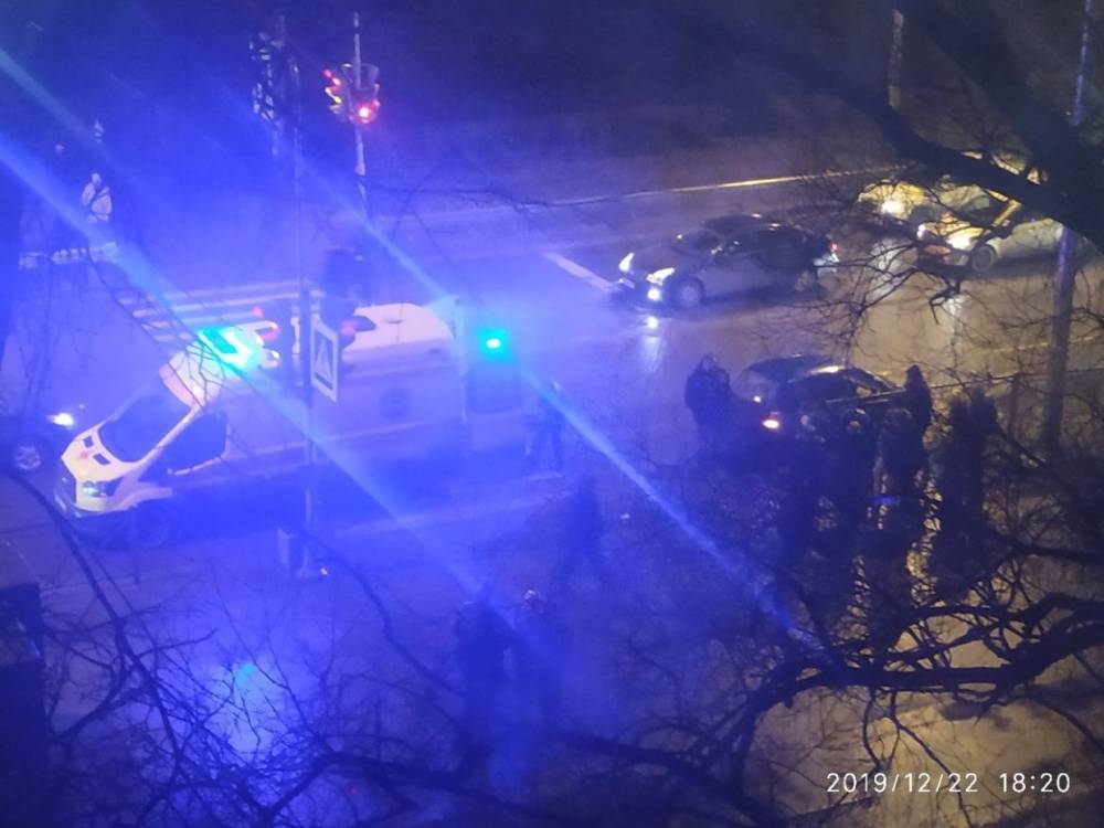 «Вынужденный» пойти на красный на Белградской пешеход попал под колеса авто