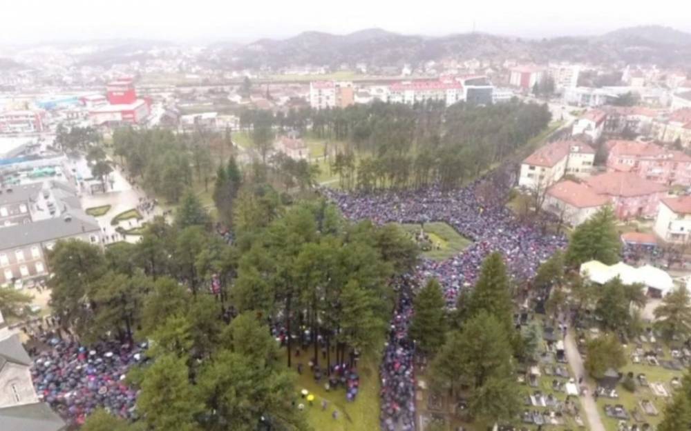 Даже турки не делали это! – Православные Черногории массово вышли на протест против «Украинского сценария»