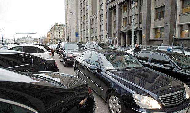 «Роскосмос» потратит более 100 млн рублей на аренду автомобилей бизнес-класса