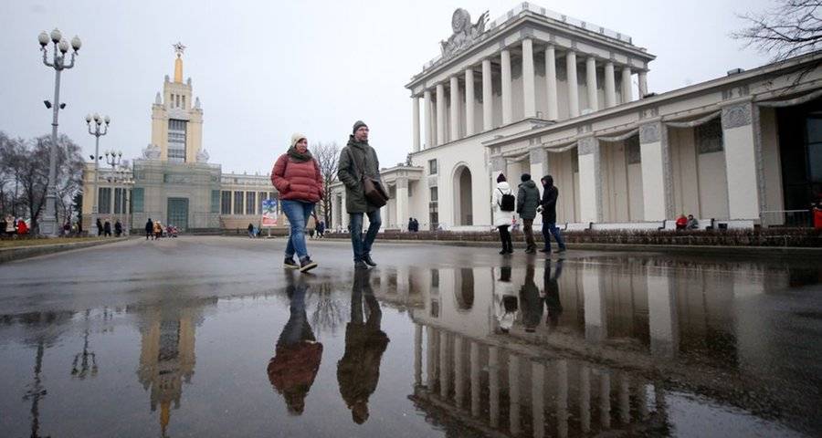 Дождливая и облачная погода ожидаются в Москве в понедельник
