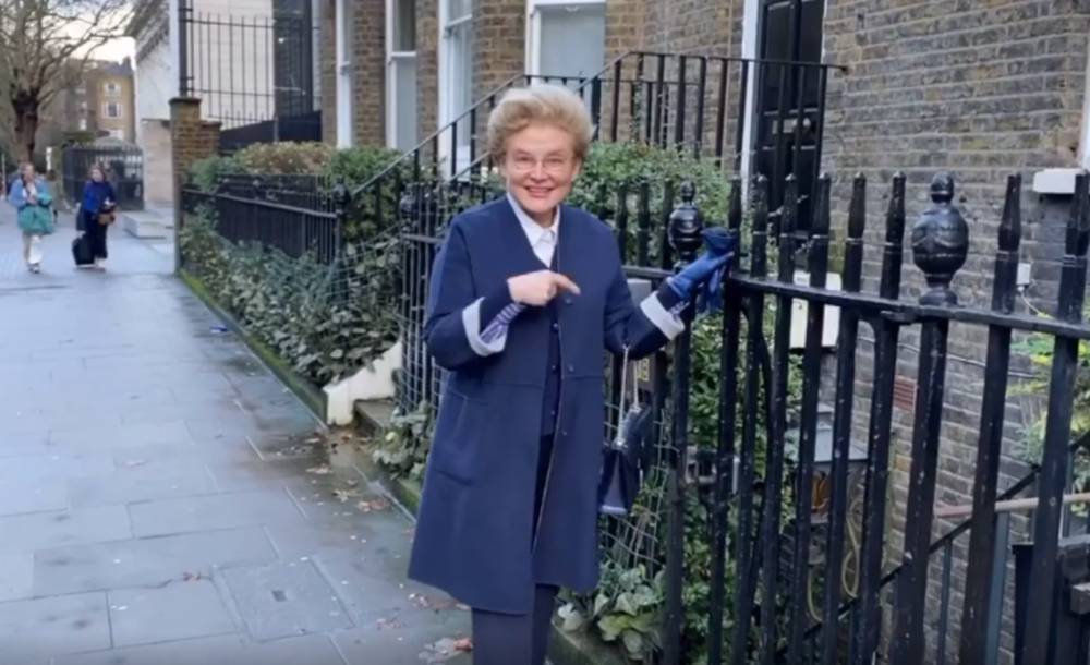 Уроженка Кемерова Елена Малышева показала на видео «свою лондонскую квартиру»