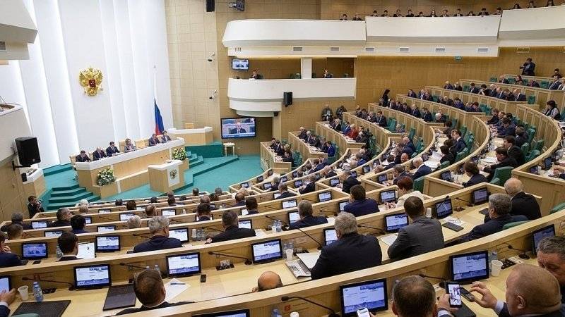Сенатор Рязанский попросил правительство РФ приостановить продажу снюсов