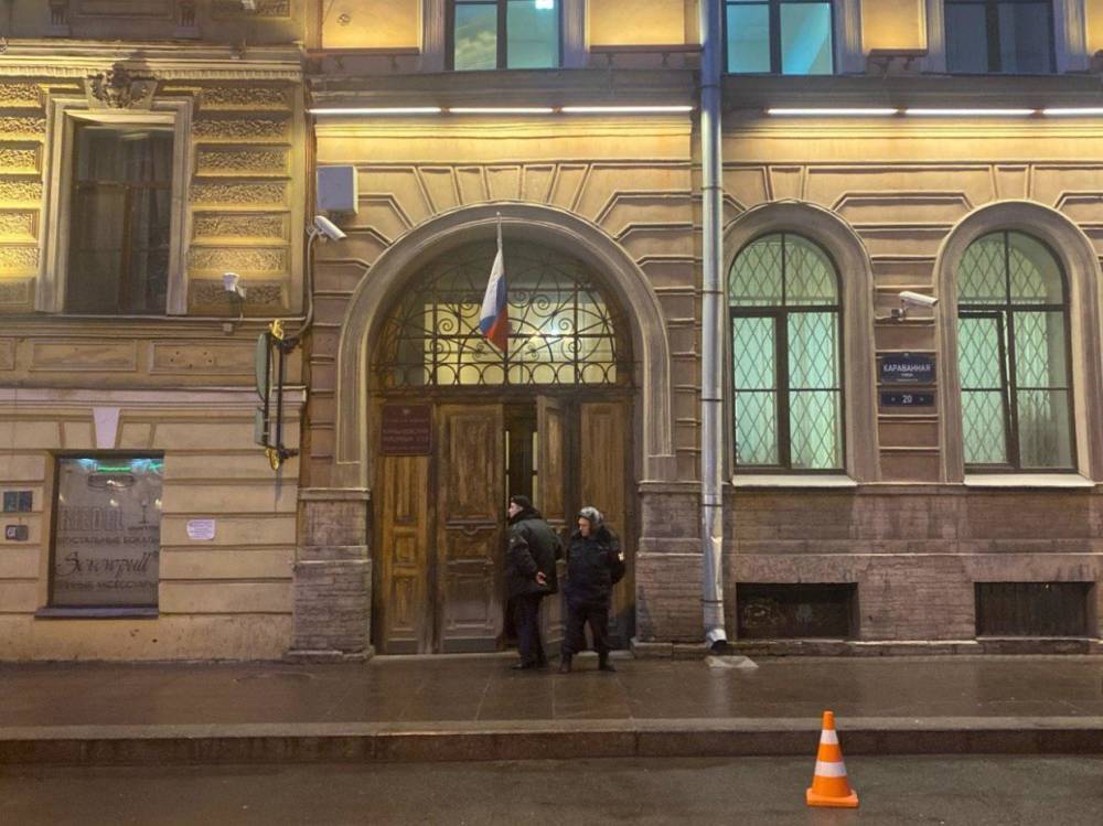 НЕВСКИЕ НОВОСТИ зафиксировали момент эвакуации Куйбышевского суда