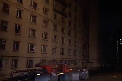 Сотни студентов эвакуировали из киевского общежития из-за пожара