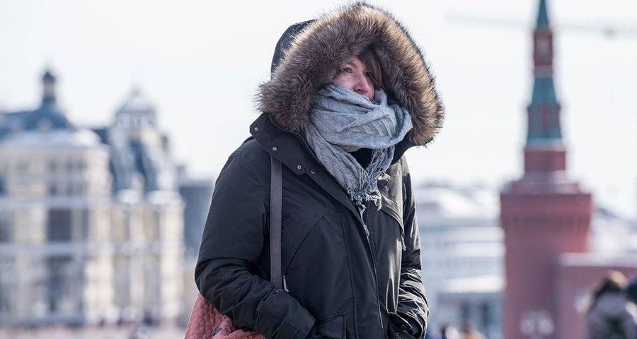 На смену аномальному теплу в Москву к четвергу придет похолодание