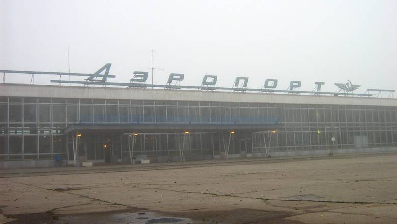В Кирове самолет выкатился за пределы взлетно-посадочной полосы