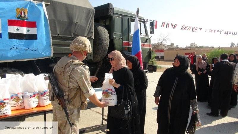 Военные РФ раздали пять тонн продуктов жителям Умм-Батны и Сафари на юго-западе Сирии