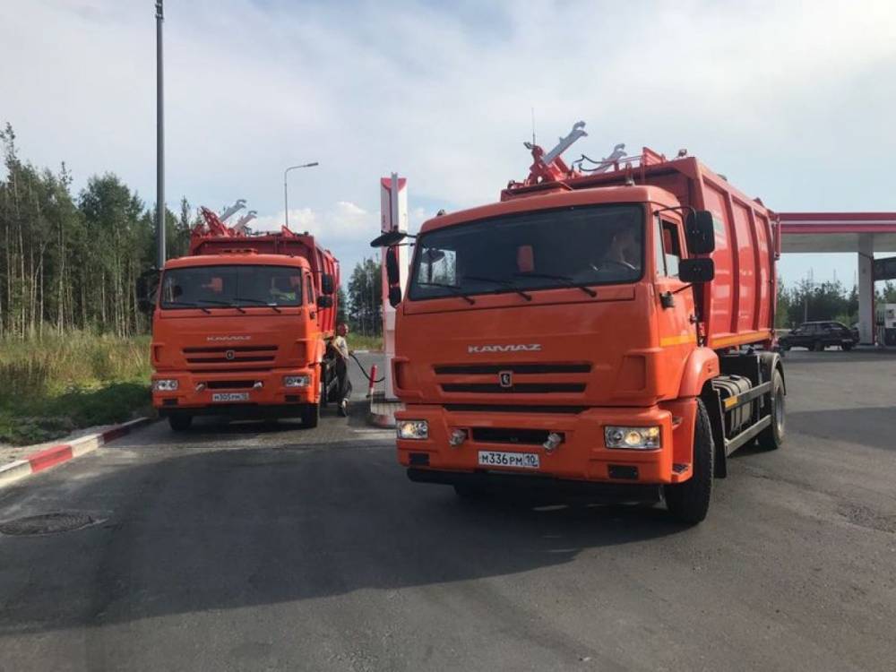 Для вывоза отходов с трех районов Петрозаводска купили новый мусоровоз