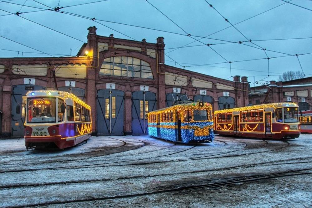 «Горэлектротранс» опубликовал расписание движения троллейбусов и трамваев в новогоднюю ночь