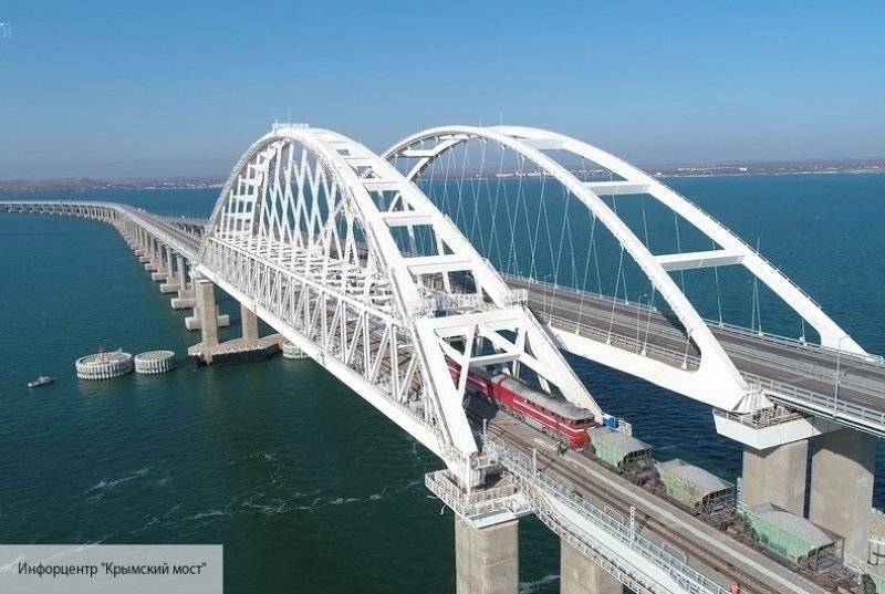 Песков рассказал, в какую сторону Путин проедет по Крымскому мосту