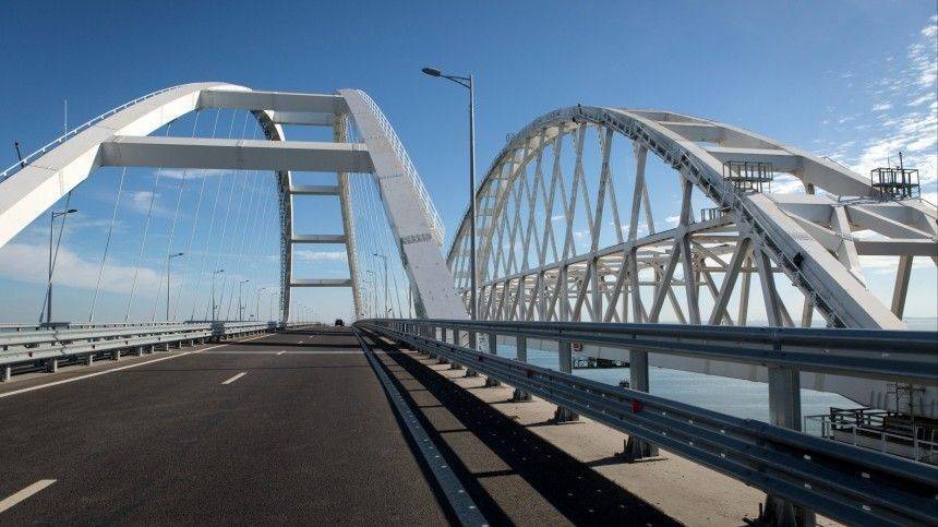 Путин выехал из Керчи в Тамань по железной дороге Крымского моста