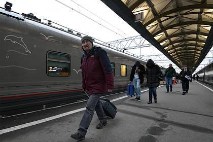 Первый пассажирский поезд в Крым стартовал из Санкт-Петербурга