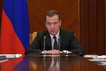 Медведев поручил придумать ответ на санкции против «Северного потока-2»