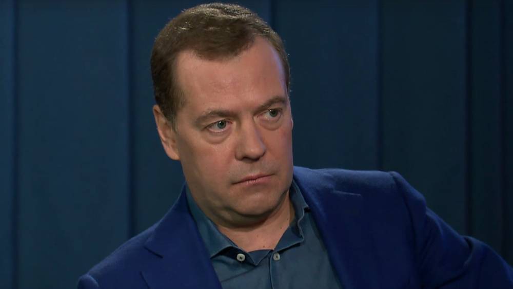 Медведев призвал кабмин разработать ответные меры против США из-за «Северного потока – 2»