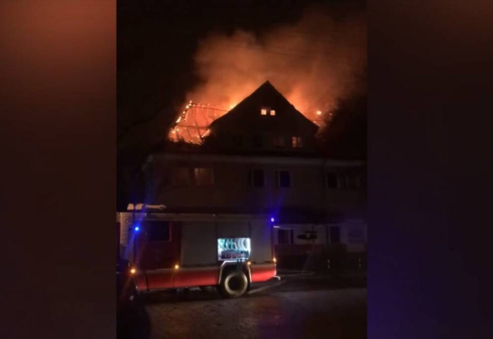 Ночной пожар на Тельмана в Калининграде попал на видео