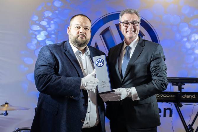 Volkswagen открыл цифровой шоу-рум в Новосибирске