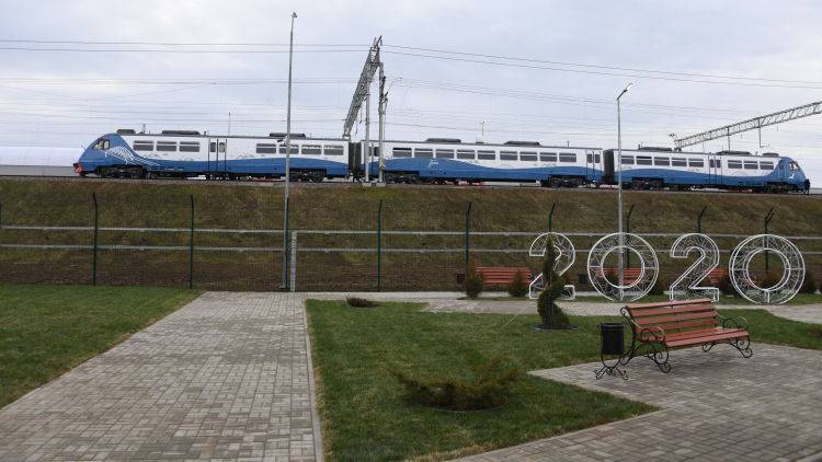 "Впечатляющий успех нашей страны": Аксенов о запуске поездов в Крым