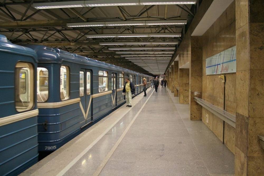 В новогоднюю ночь метро в Петербурге будет работать без перерыва